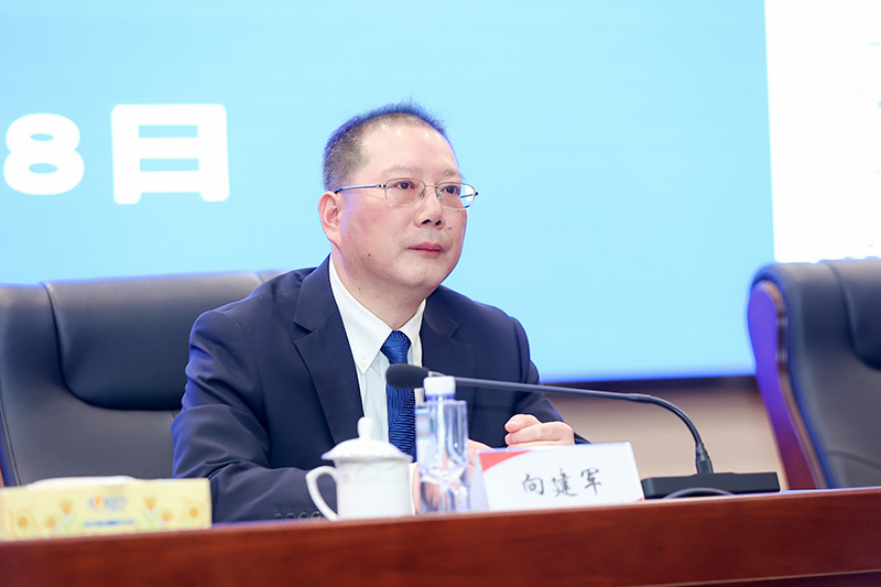 20240123755293.jpg 4向建軍在企業(yè)工作會(huì)議上部署改革發(fā)展工作.JPG